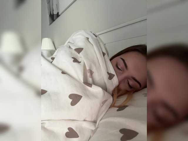 Entra en el chat con el modelo -Lana-Chester- -Lana-Chester-