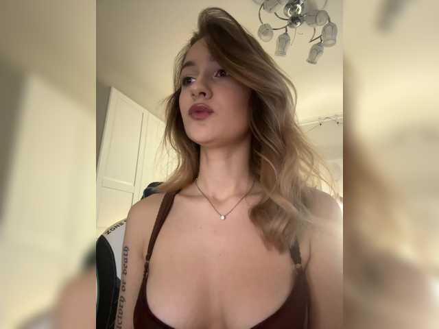 go to chat with -Lana-Chester-