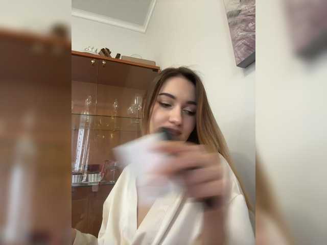 go to chat with -Lana-Chester-