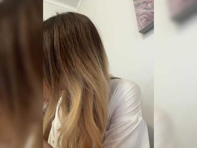 Entra en el chat con el modelo -Lana-Chester- -Lana-Chester-