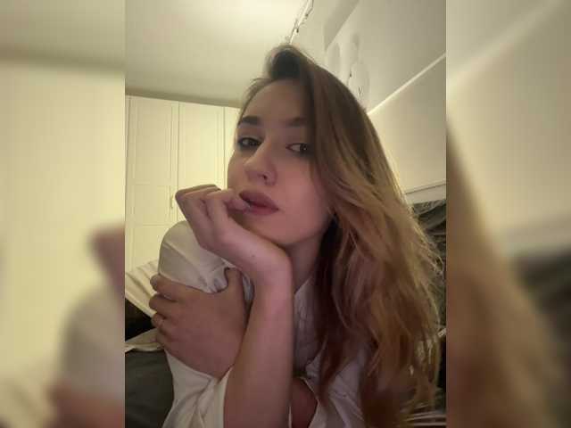 Entra en el chat con el modelo -Lana-Chester- -Lana-Chester-