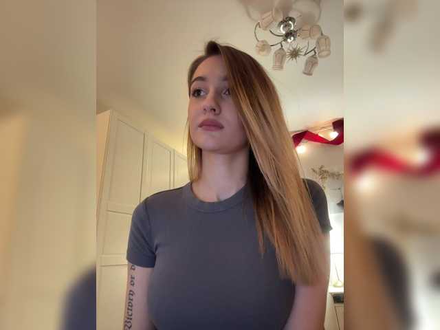 Entra en el chat con el modelo -Lana-Chester- -Lana-Chester-