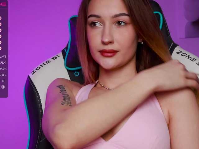 Vai a chattare su -Lana-Chester- -Lana-Chester-