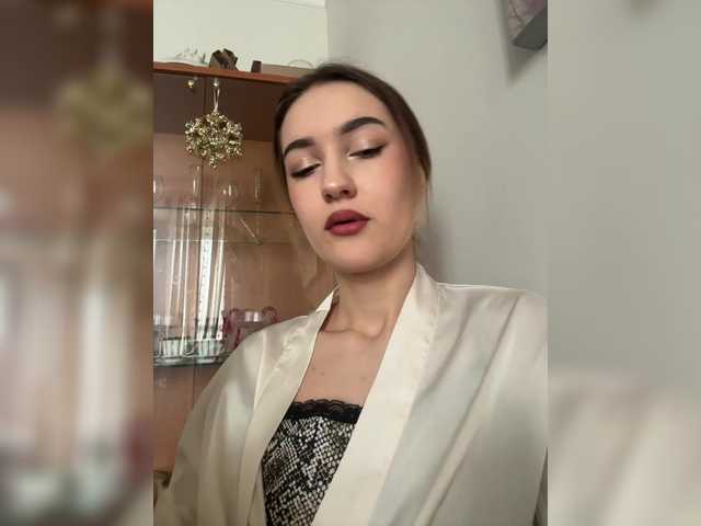 Entra en el chat con el modelo -Lana-Chester- -Lana-Chester-