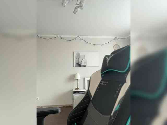 -Lana-Chester- webcam