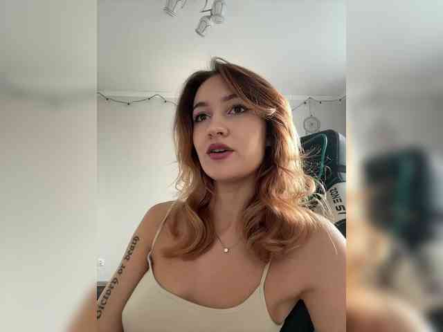 -Lana-Chester- webcam