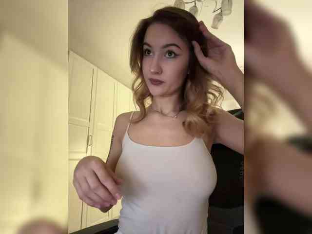 -Lana-Chester- webcam