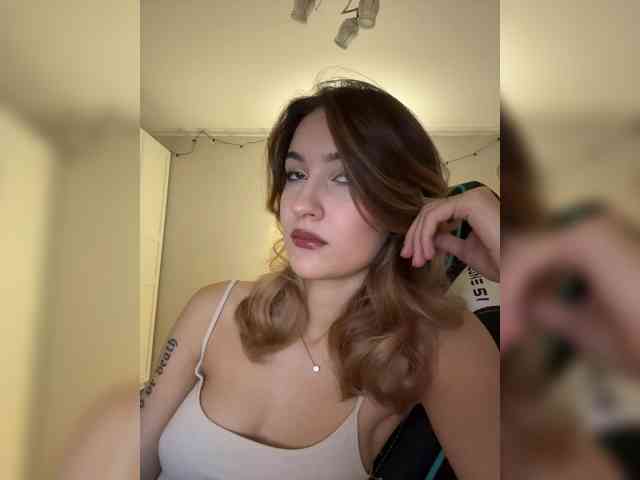 -Lana-Chester- webcam