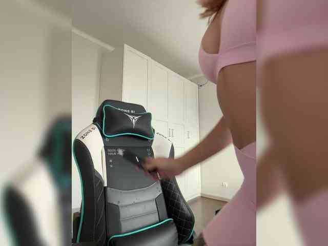 -Lana-Chester- webcam