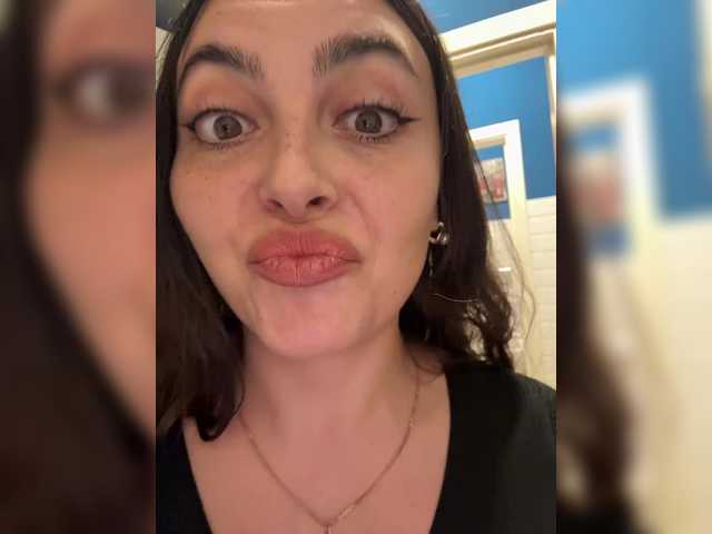 Accedi alla chat con il nickname LustySass LustySass