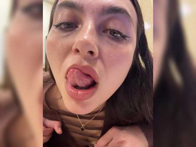 Vai a chattare su LustySass LustySass