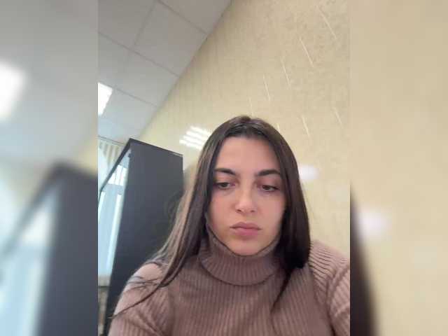 Accedi alla chat con il nickname LustySass LustySass