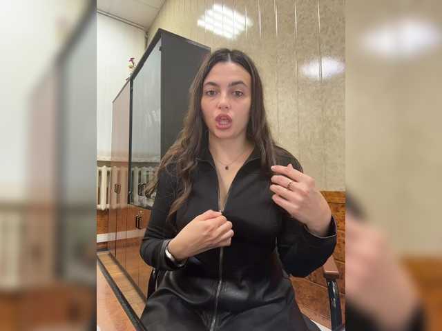 Entrez le videochat erotique avec le
modèle LustySass LustySass