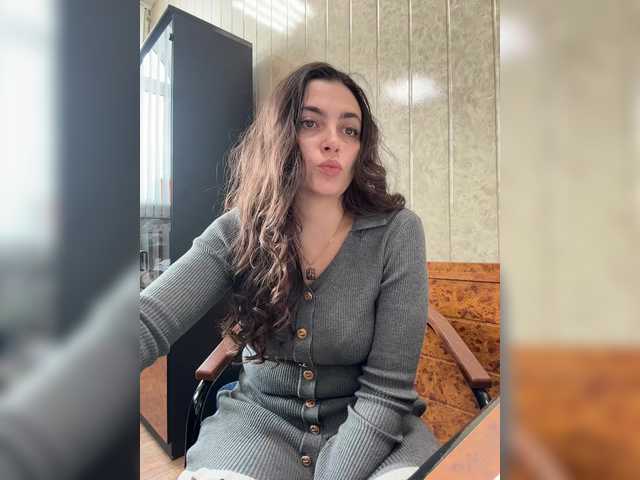 Accedi alla chat con il nickname LustySass LustySass