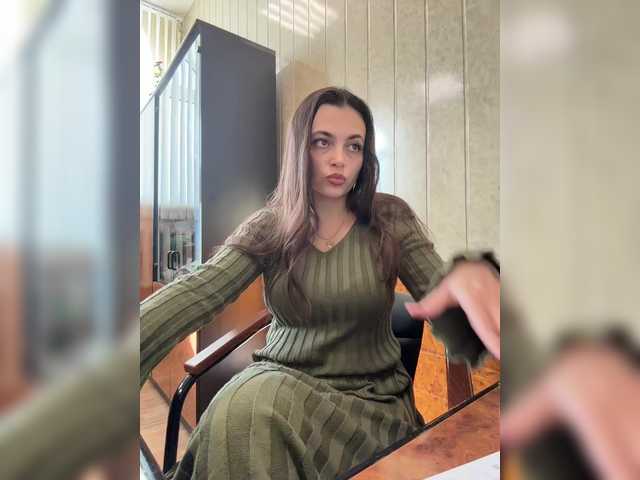 Accedi alla chat con il nickname LustySass LustySass