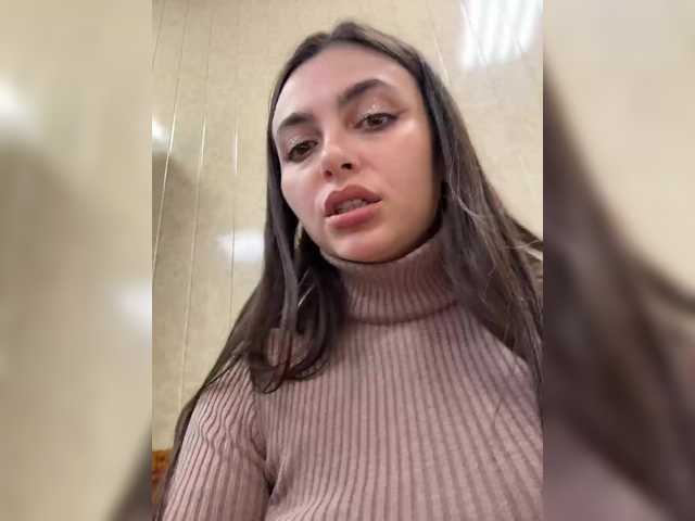 Entra en el chat con el modelo LustySass LustySass