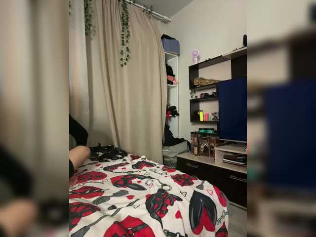 Entra en el chat con el modelo Honey_buns Honey_buns