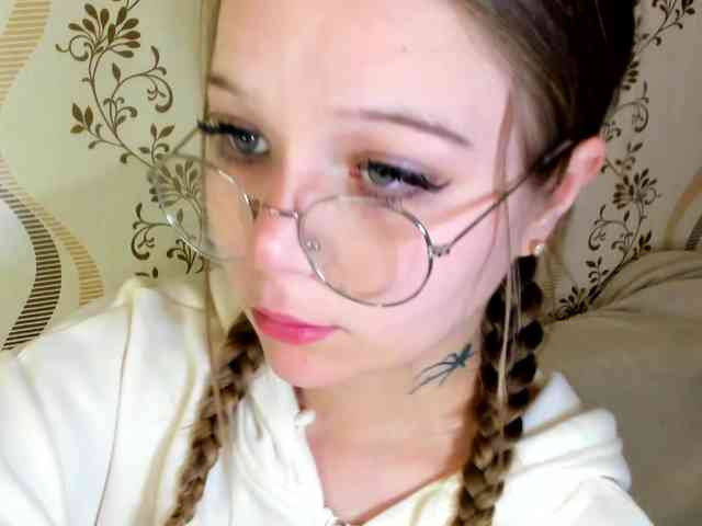 MelMooon webcam