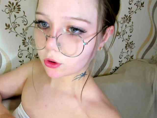 MelMooon webcam