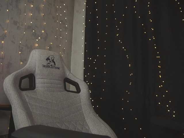 cutesoneckaaa webcam