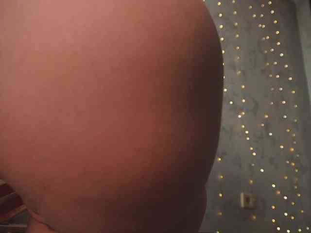 cutesoneckaaa webcam