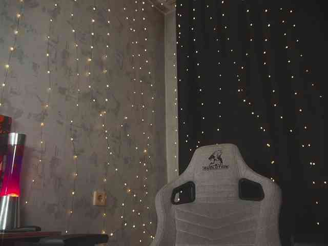 cutesoneckaaa webcam