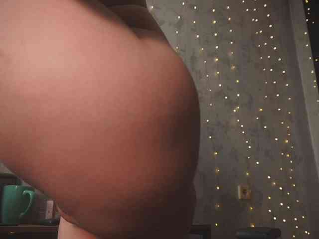 cutesoneckaaa webcam