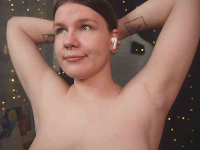 cutesoneckaaa webcam