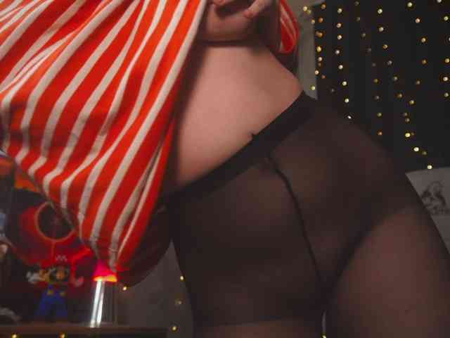 cutesoneckaaa webcam