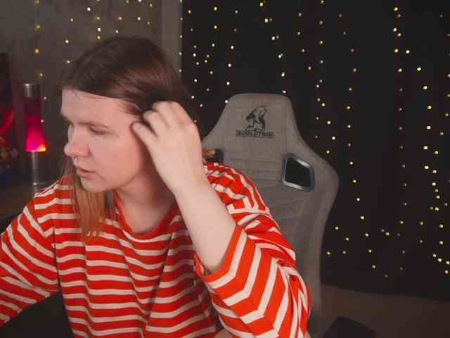 cutesoneckaaa webcam