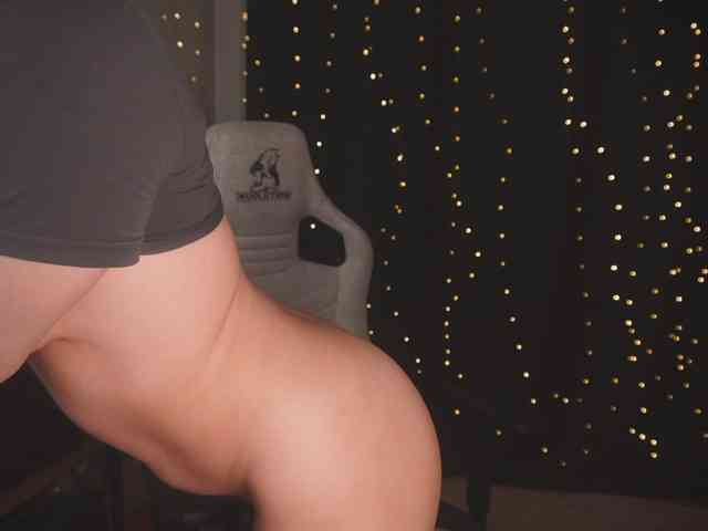 cutesoneckaaa webcam