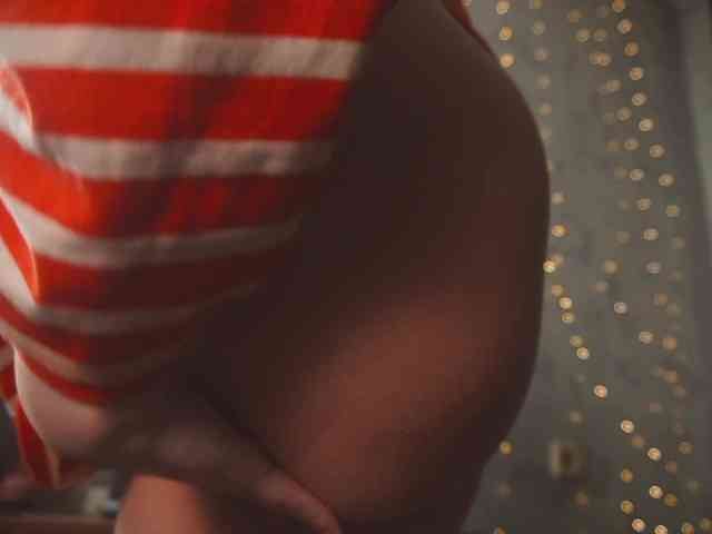 cutesoneckaaa webcam