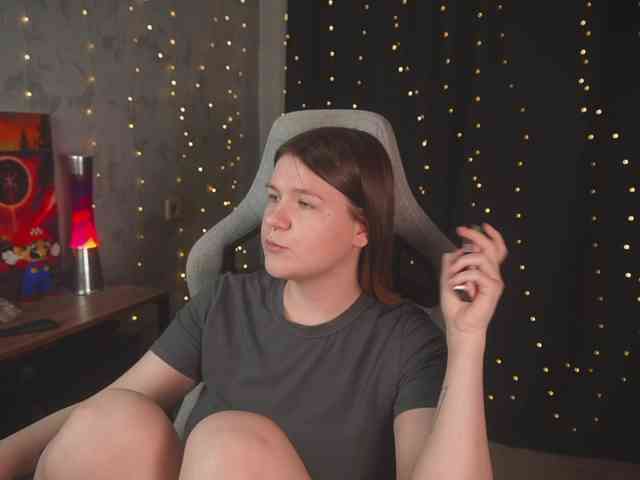 cutesoneckaaa webcam