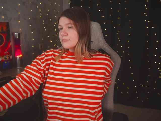 cutesoneckaaa webcam