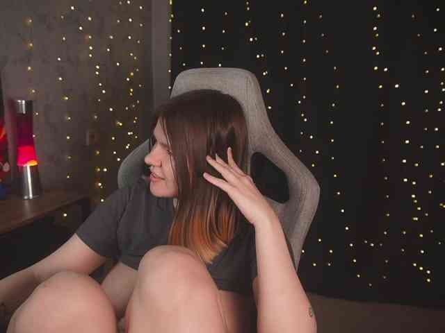 cutesoneckaaa webcam