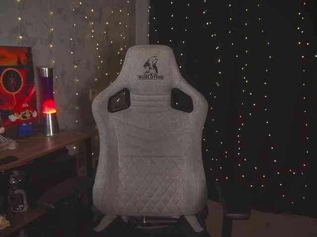 cutesoneckaaa webcam