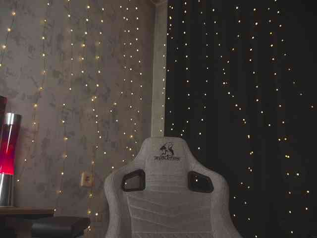 cutesoneckaaa webcam