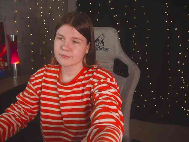 cutesoneckaaa webcam