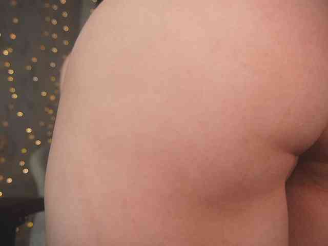 cutesoneckaaa webcam