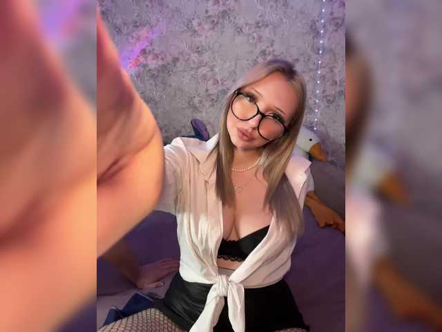 Entra en el chat con el modelo Hot_club Hot_club