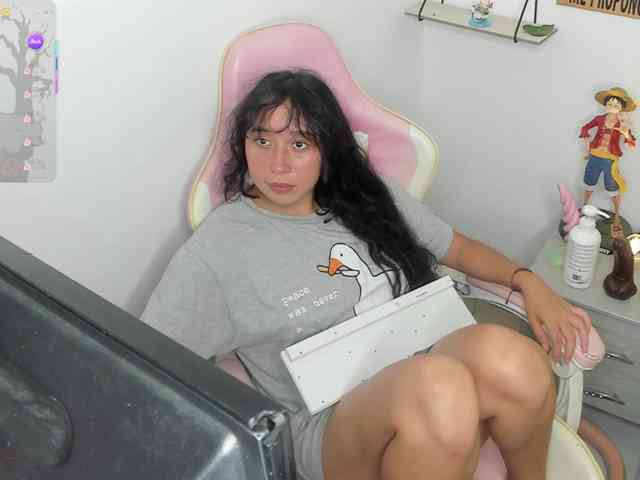 lizzykawai webcam