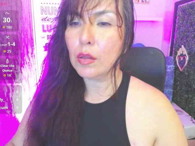 Evelyn-mature19 webcam