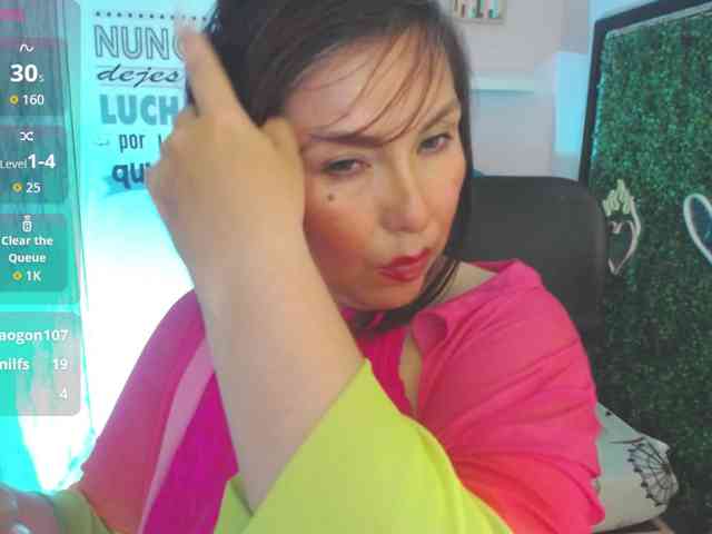 Evelyn-mature19 webcam