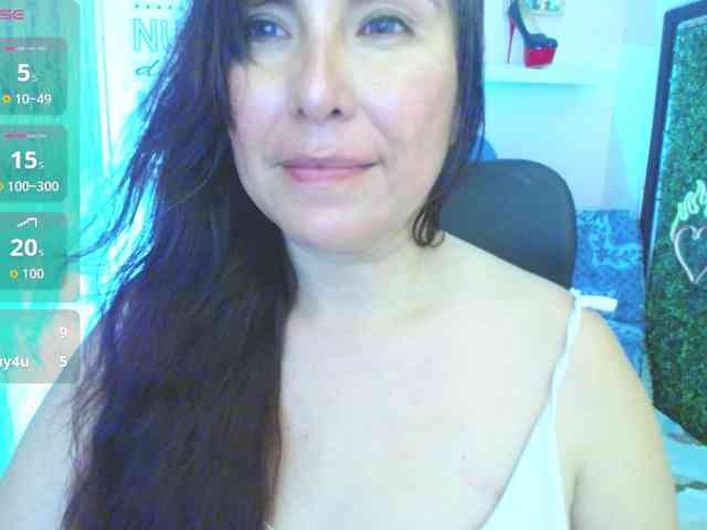 Evelyn-mature19 webcam