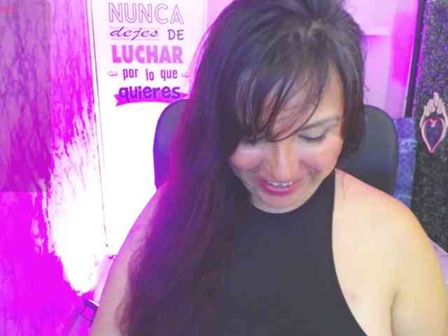 Evelyn-mature19 webcam