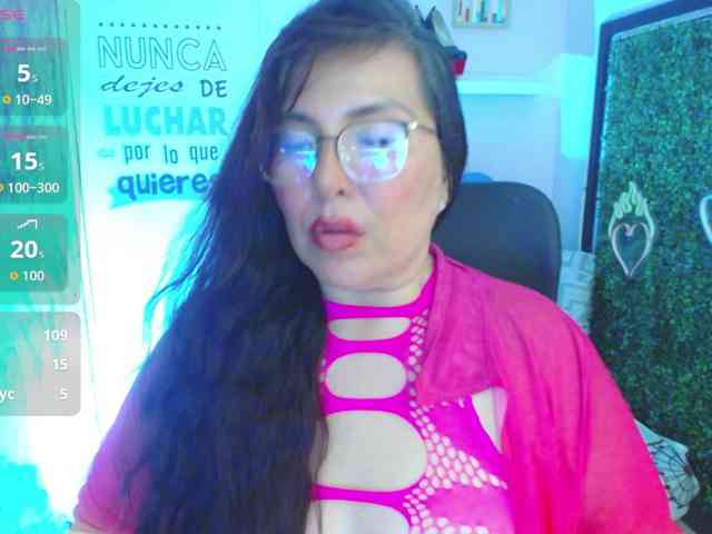 Evelyn-mature19 webcam