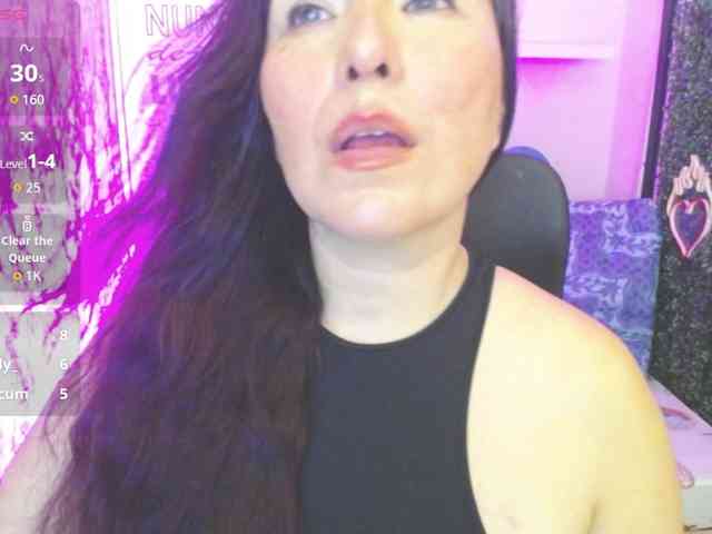 Evelyn-mature19 webcam