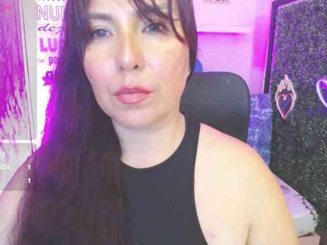Evelyn-mature19 webcam