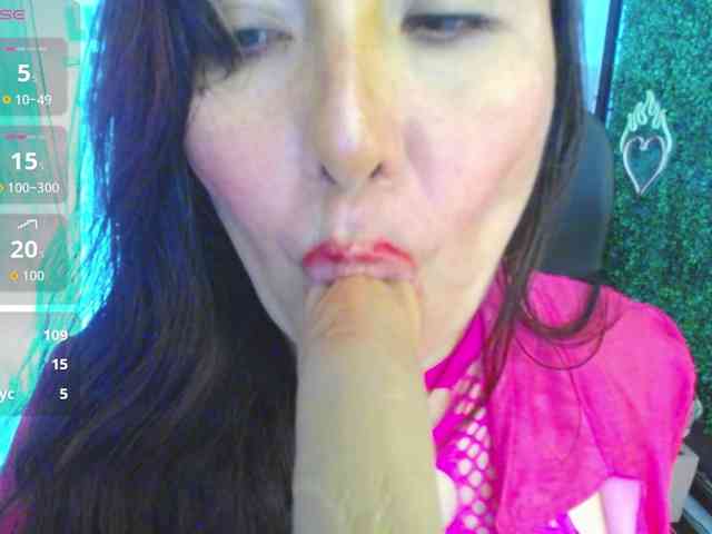 Evelyn-mature19 webcam