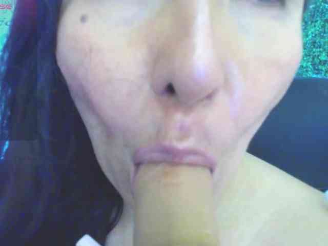 Evelyn-mature19 webcam